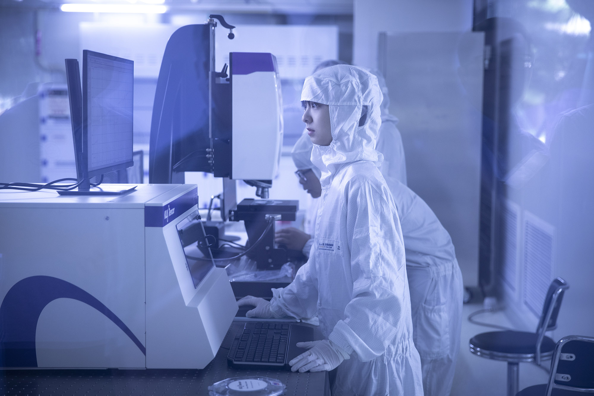 实验室在室温高性能宽谱红外光电探测研究方面取得进展