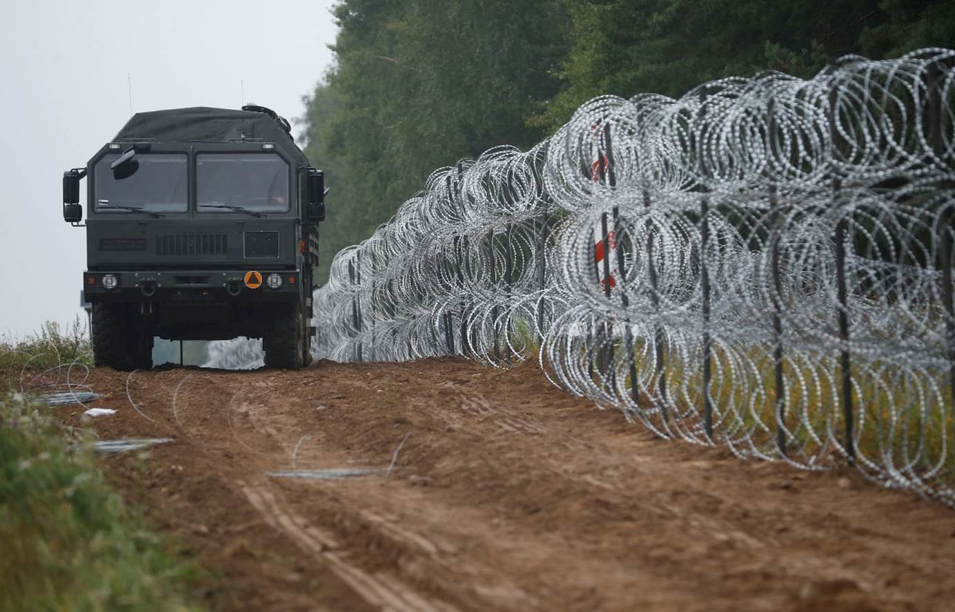 俄媒：波兰边防部门称，将在波俄边境修建199公里长的电子屏障